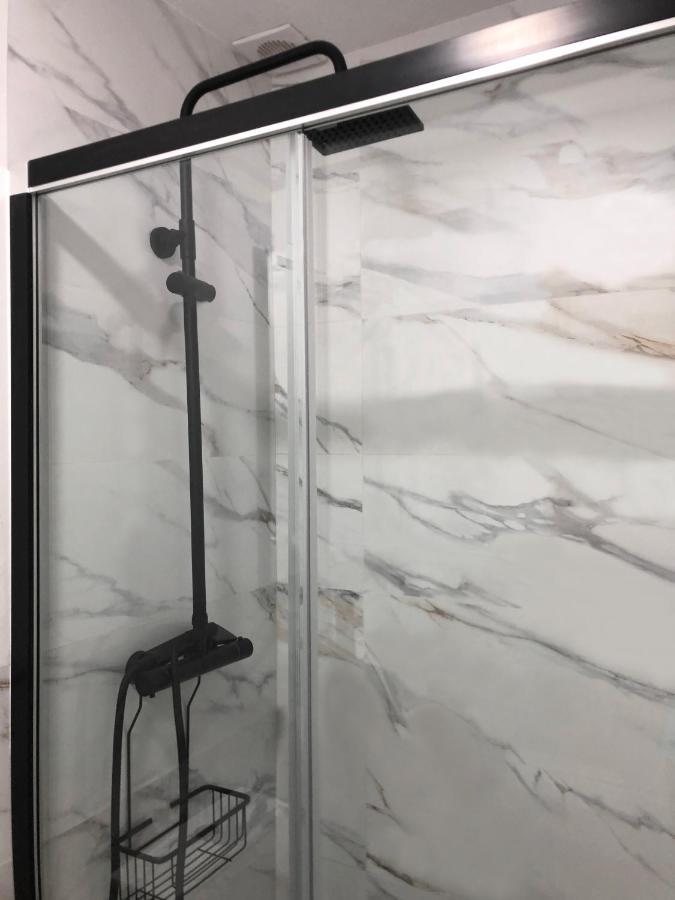 2 A 6 Pax Museos Y Ronda De Atocha Appartement Madrid Buitenkant foto